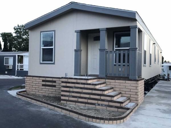1660 Whittier Avenue Costa Mesa, CA 92627